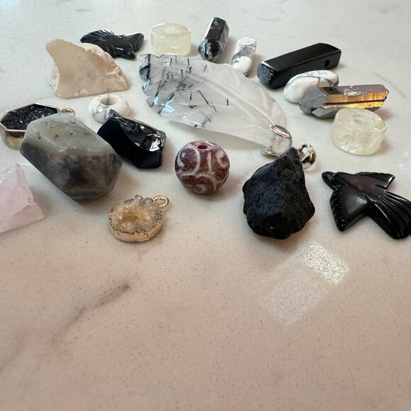 Natural Stone and Crystal Pendant Lot - Picture 8 of 16